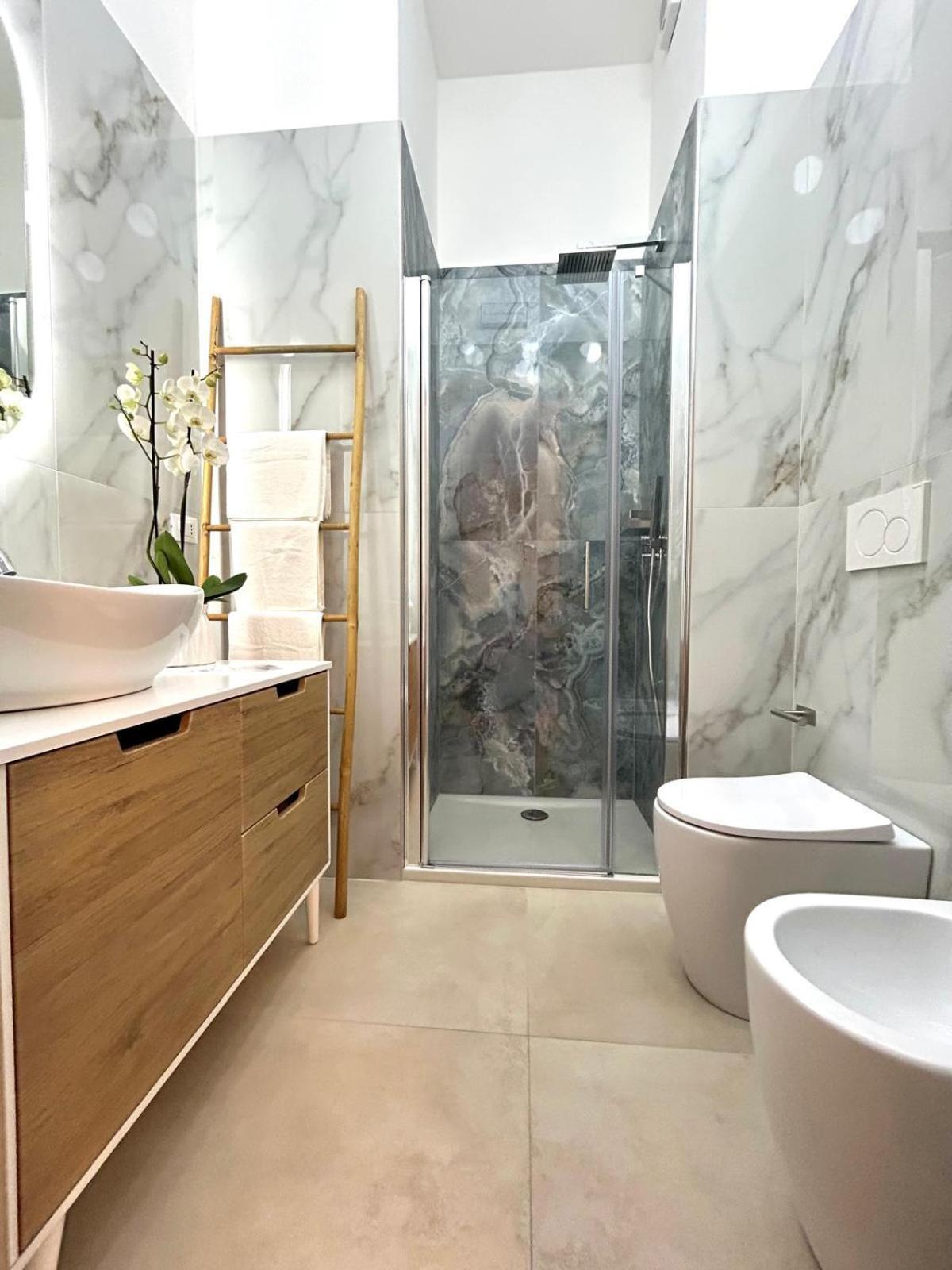 Sea Pearl Luxury Rooms ลาสเปเซีย ภายนอก รูปภาพ